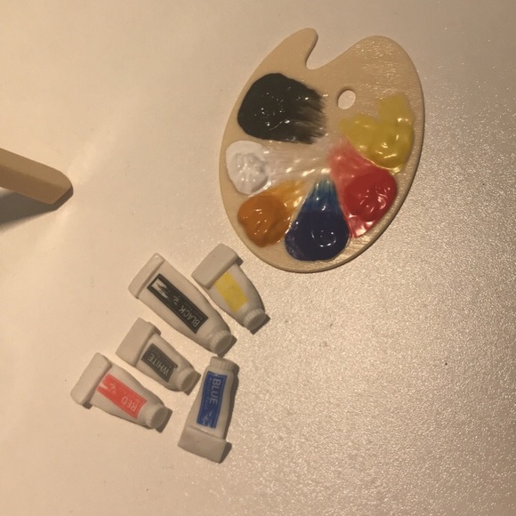 AMERICAN GIRL SAIGE’S PAINT SET - Picture 9 of 13